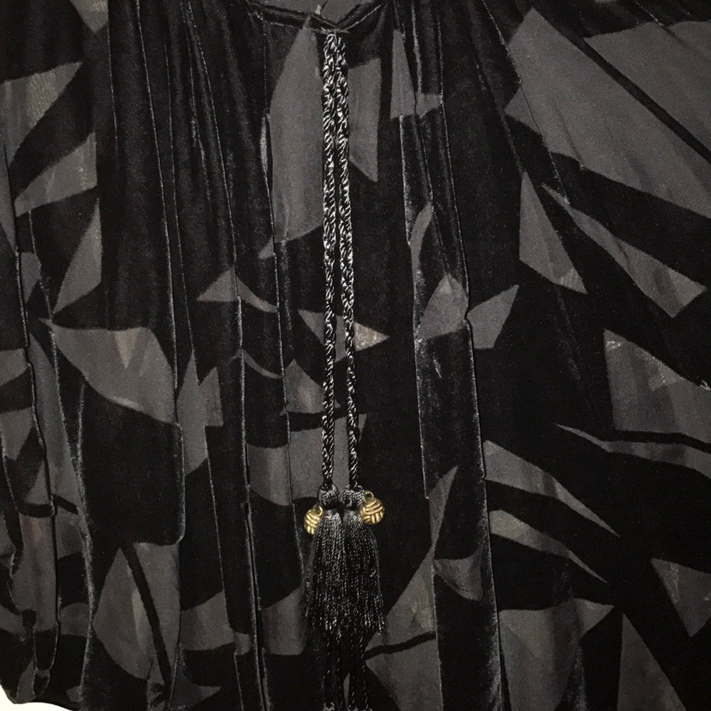 River Island: Black top, see-through pattern - Picture 3 of 3